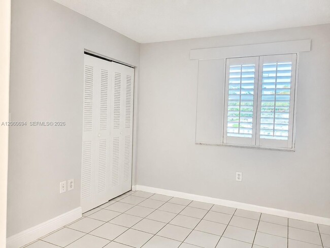 Building Photo - 2575 SW 27th Ave
