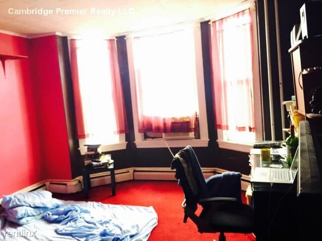 Building Photo - 42 Pearl St