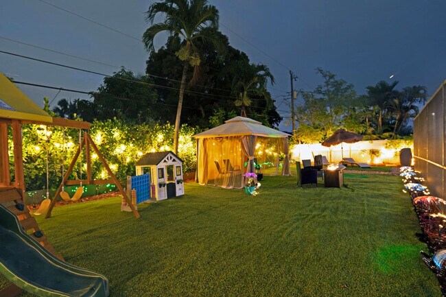 Building Photo - 391 NW 35th Ct