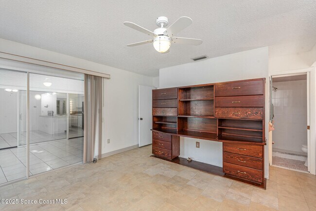 Building Photo - 261 Edgewater Ave SE