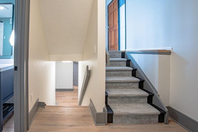 Building Photo - 100 Beech Lake Ct