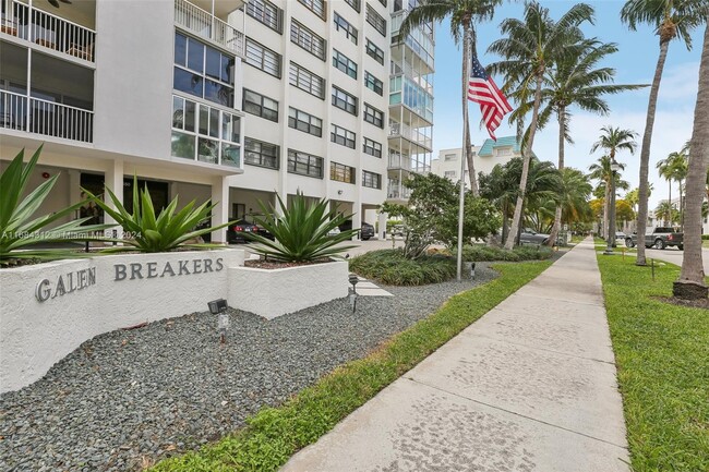 Building Photo - 550 Ocean Dr