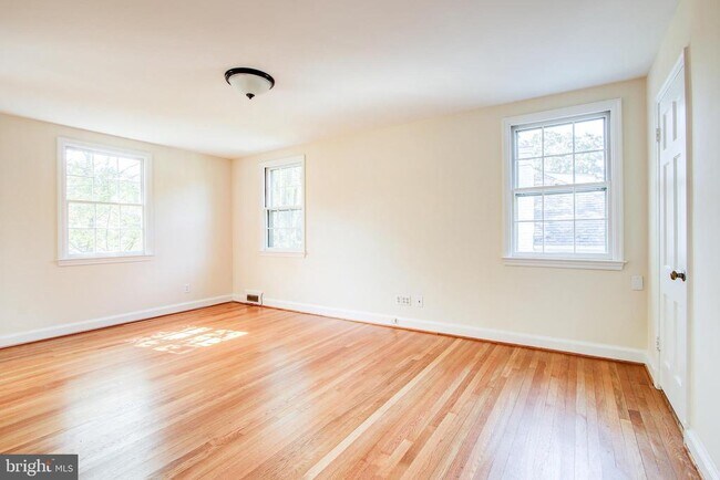 Building Photo - 4721 Yuma St NW