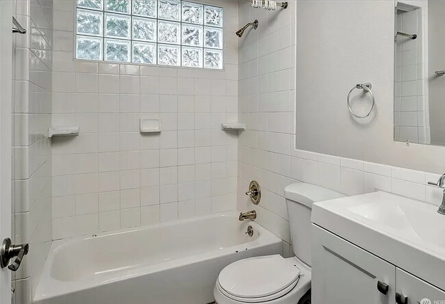 Building Photo - 4 bedroom delightful craftsman home in Cov...