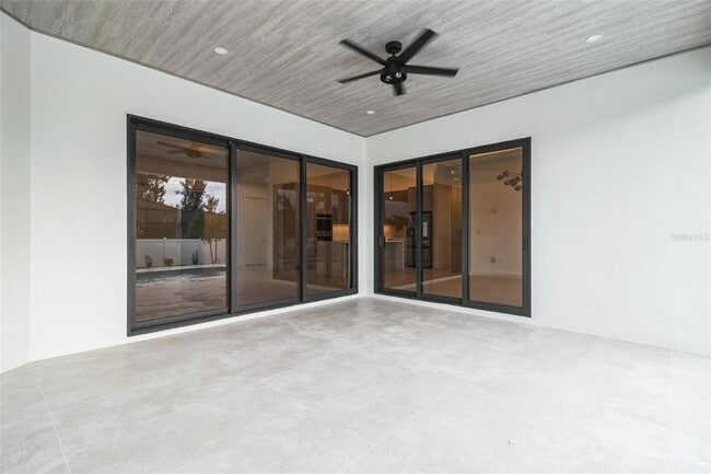 Building Photo - 123 SW 35th Ave