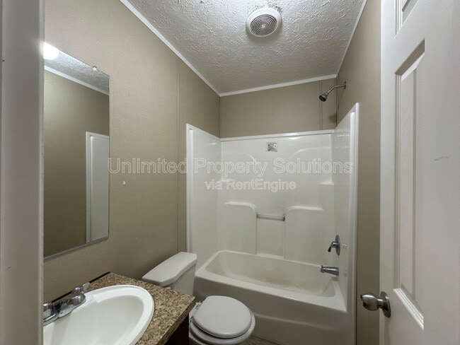 Building Photo - 9765 Old Mill Rd