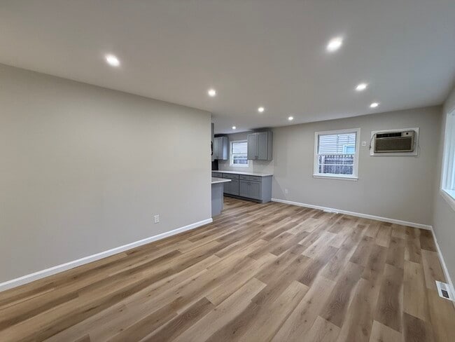 Building Photo - 150 Riggins Blvd