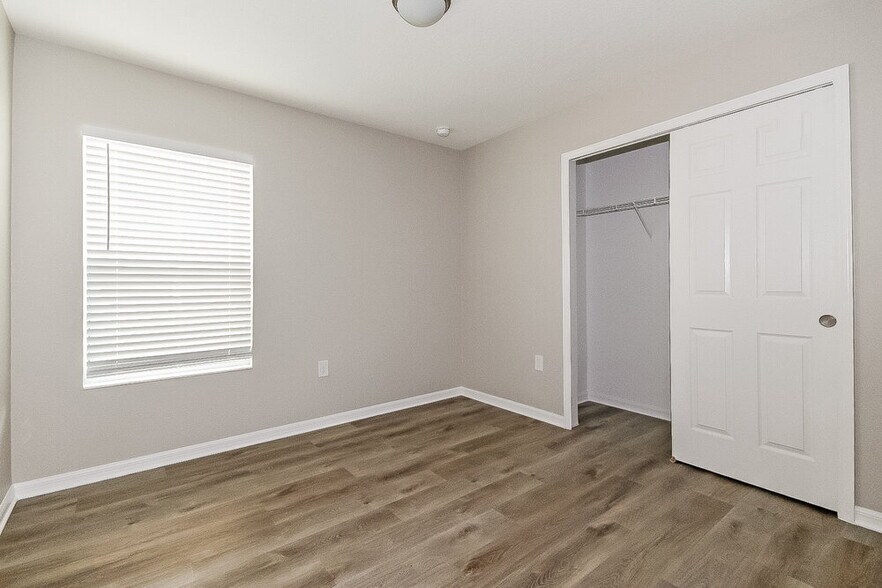 Building Photo - 10725 Southern Forest Dr