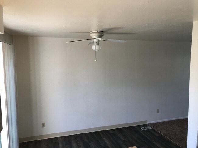 Building Photo - 1220 S Juniper St