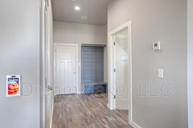 Building Photo - 3133 SE 35th St