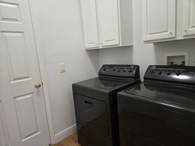 Building Photo - Lake Mary - 3 Bedrooms, 2 Bathrooms - $3,095.00