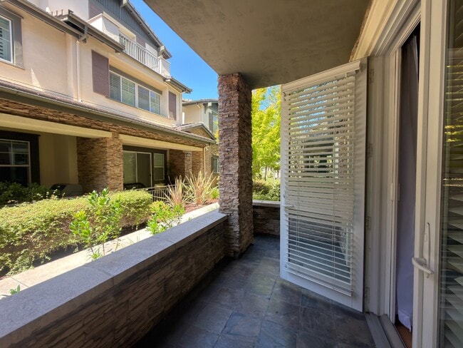 Building Photo - Modern 2BR/2BA Condo in Willow Glen Place Near Downtown San Jose. 2 Secured Parking Spots. Underg...