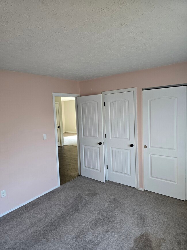 Building Photo - 522-524 Holderman Pl.