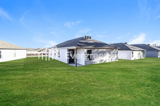 Building Photo - 240 Sarah Alyse Ln