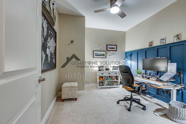 Building Photo - 1337 Moher Blvd