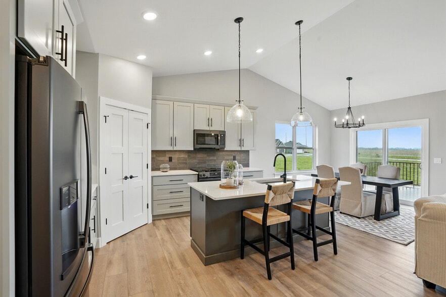 Building Photo - 933 Long Dr