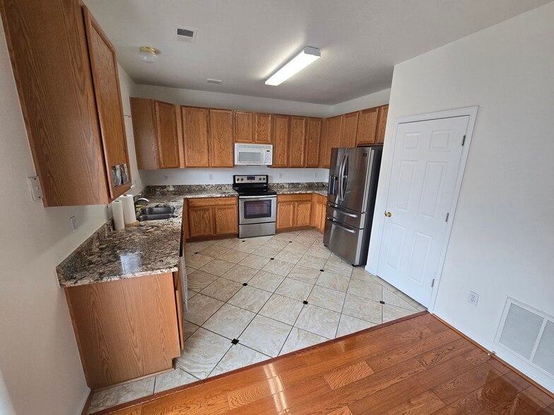 Building Photo - 19653 E 58th Dr