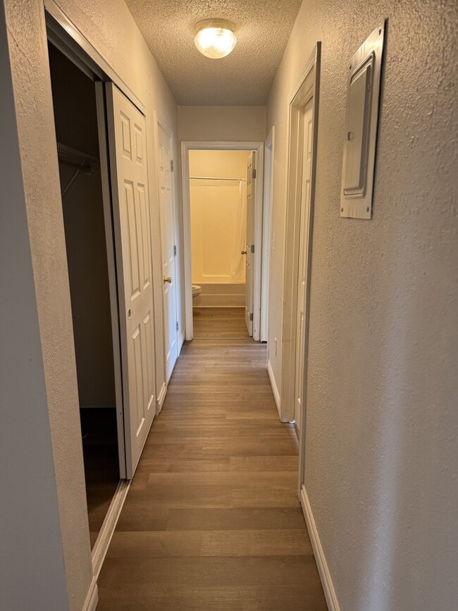 Building Photo - 100 B St