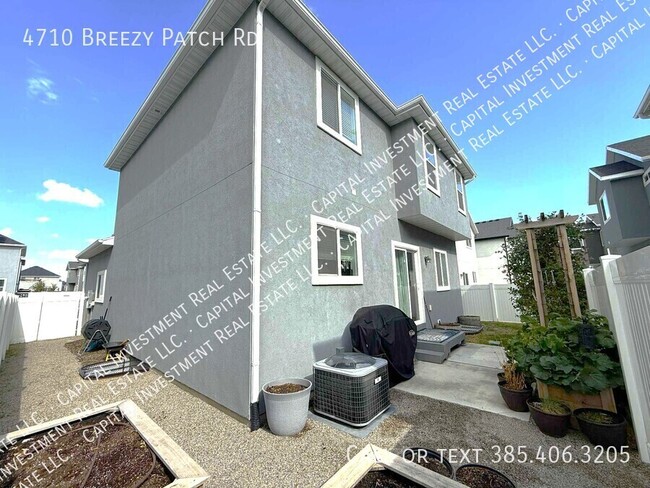 Building Photo - 4710 Breezy Patch Rd