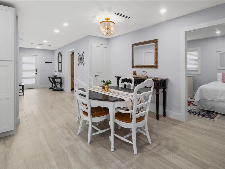 Building Photo - 692 106th Ave N