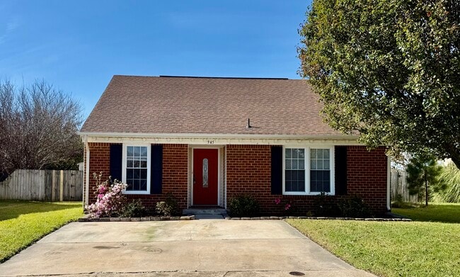 Primary Photo - 945 Pink Star Ct