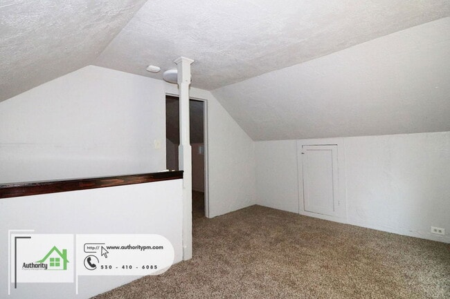 Building Photo - 1840 Heller Ln