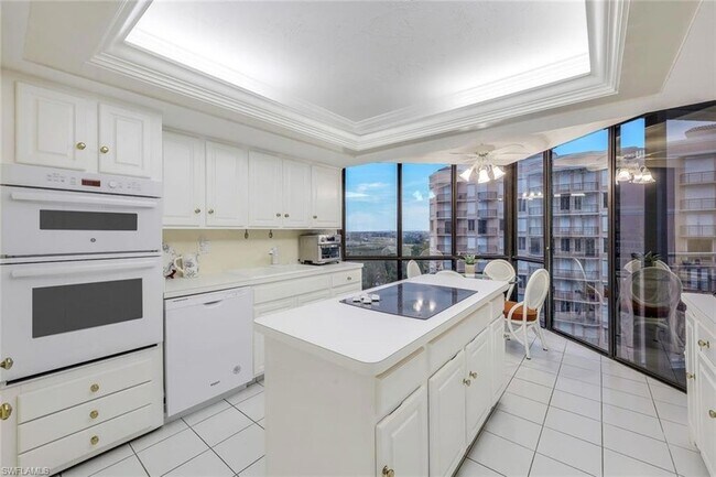 Building Photo - 520 S Collier Blvd