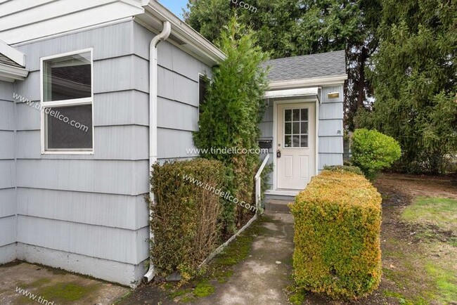 Building Photo - Cozy Single-Level Home with Fenced Yard wi...