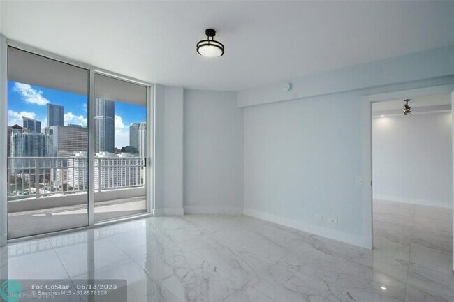 Building Photo - 701 Brickell Key Blvd