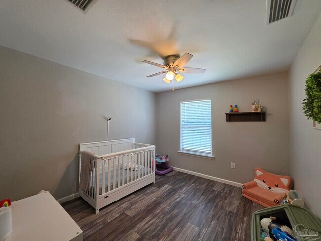 Building Photo - 5565 Riviera Dr