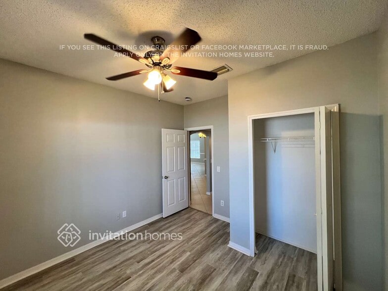 Building Photo - 1385 SE Proctor Ln