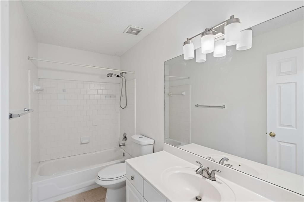 Building Photo - 6285 Barwick Ln