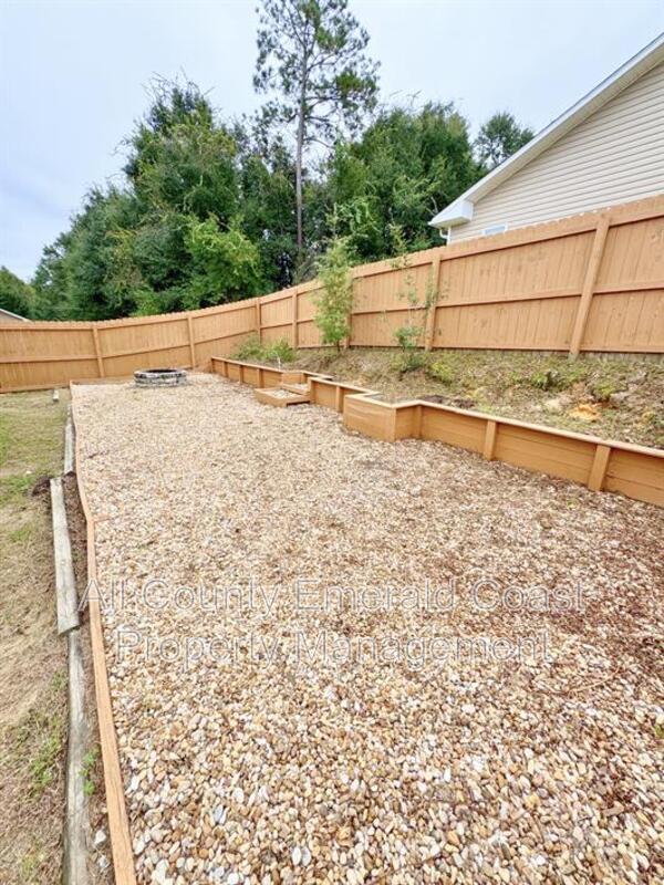 Building Photo - 293 Dahlquist Dr