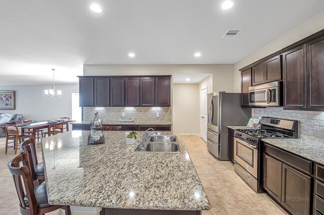 Building Photo - 3023 Dripping Springs Ct