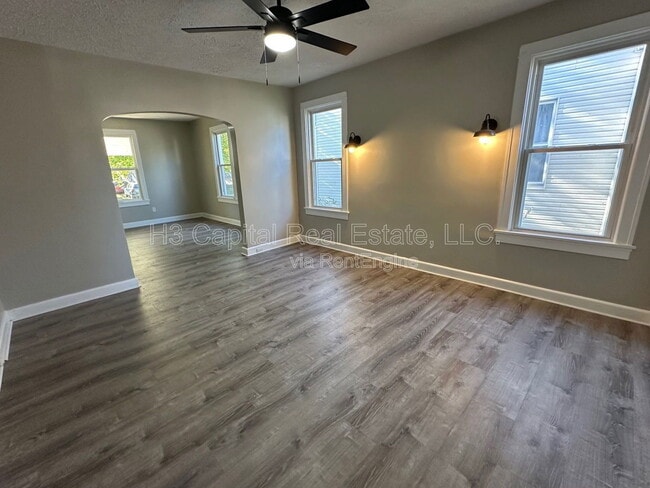 Building Photo - 114 N Missouri Ave