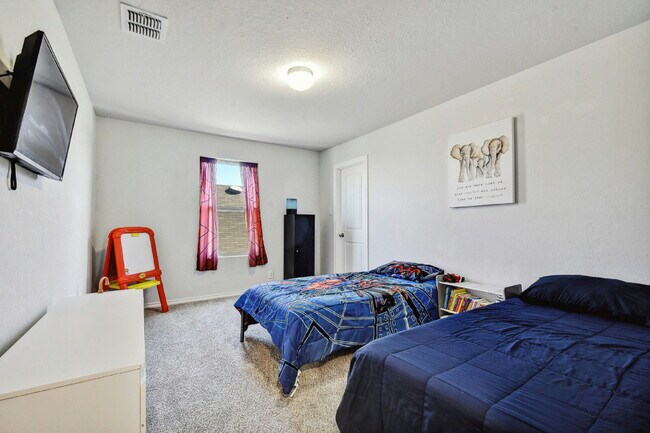 Building Photo - Spacious 4-Bedroom Rental in Trails at Culebra with Community Amenities