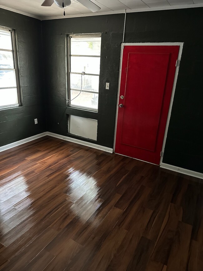 Building Photo - 3737 Maywood Ave