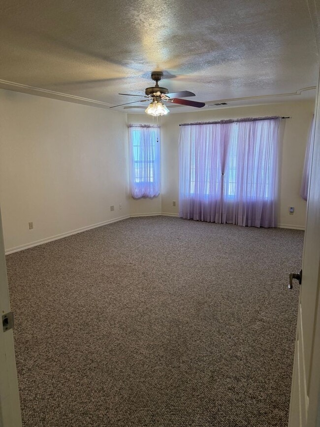 Building Photo - 38908 Millwood Dr