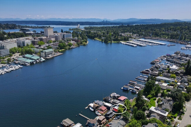 Building Photo - 3110 Portage Bay Pl E