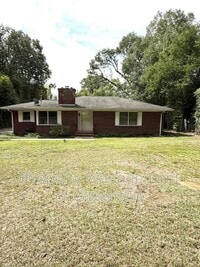 Building Photo - 205 W Lee Rd