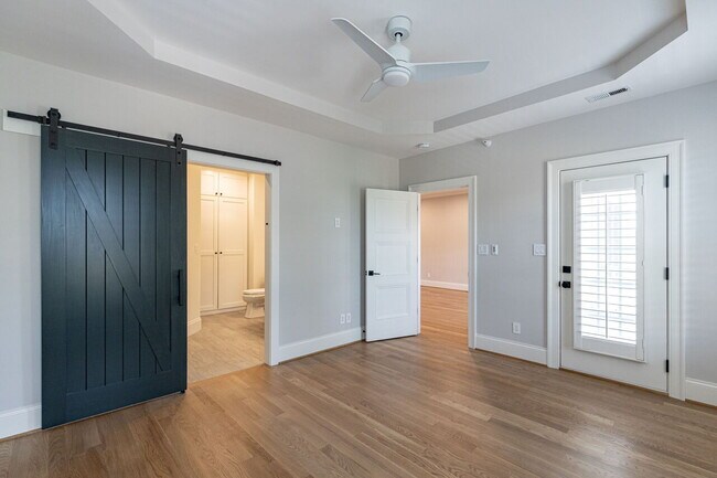 Building Photo - 1000 Kelton Cottage Way