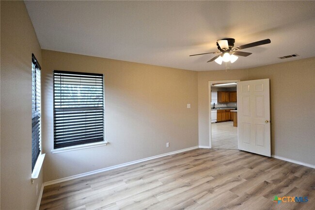 Building Photo - 2489 Medina Dr
