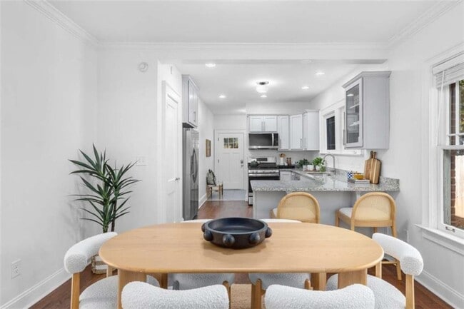 Building Photo - 987 Alloway Pl SE