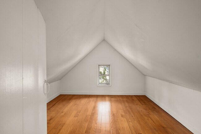 Building Photo - 7 Perham St