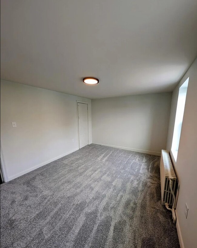 Building Photo - 420 W 4th Ave