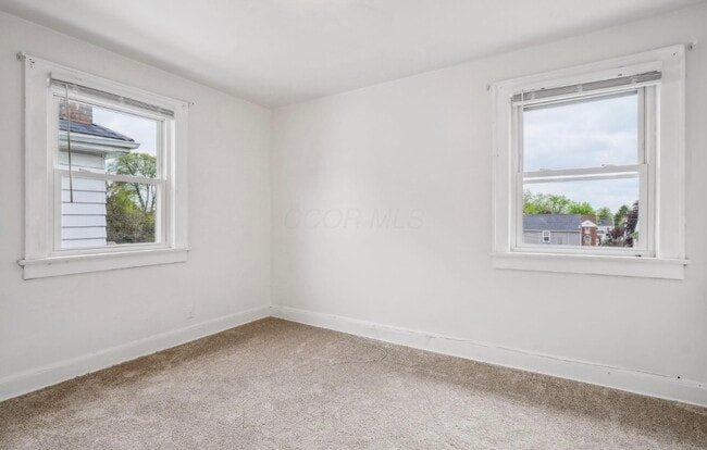 Building Photo - 1066 Kelton Ave