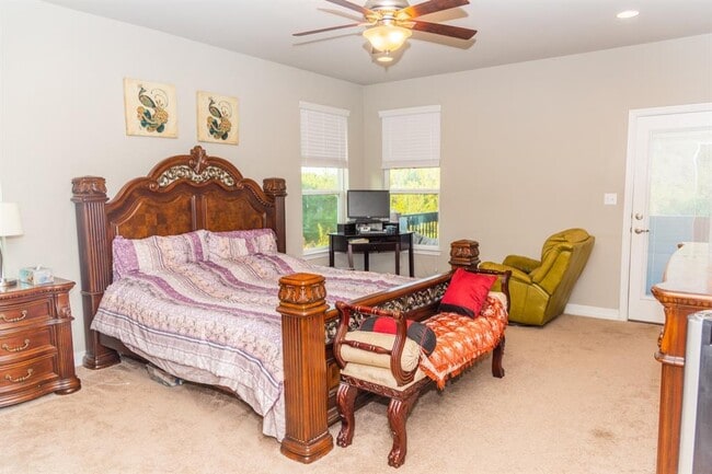 Building Photo - 12304 Terraza Cir