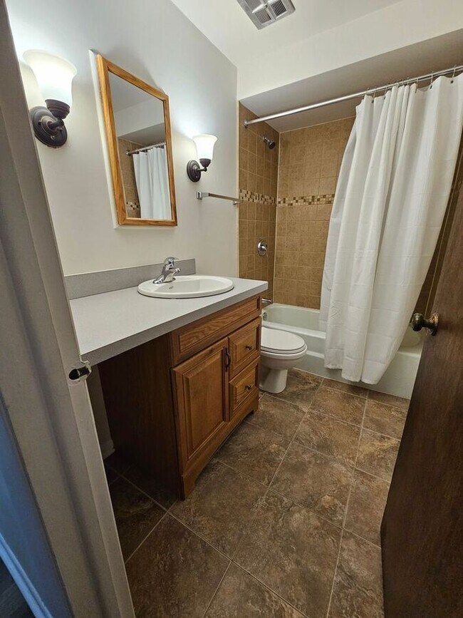 Building Photo - 5610 6th Ave