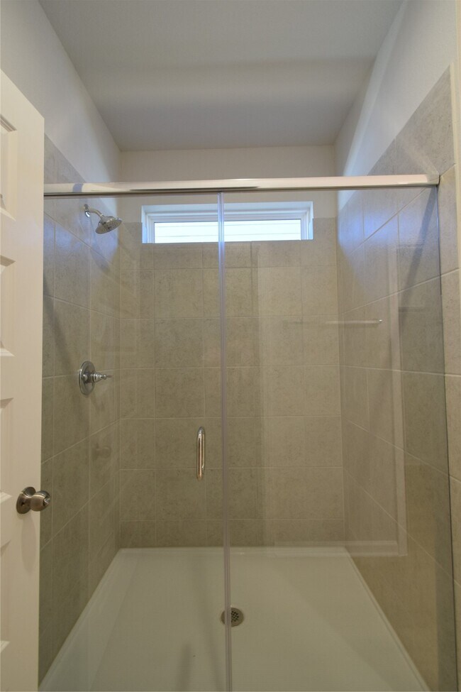 Building Photo - 12596 Canyon Falls Boulevard