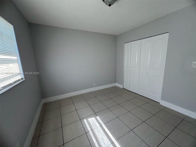 Building Photo - 3071 NW 43rd St